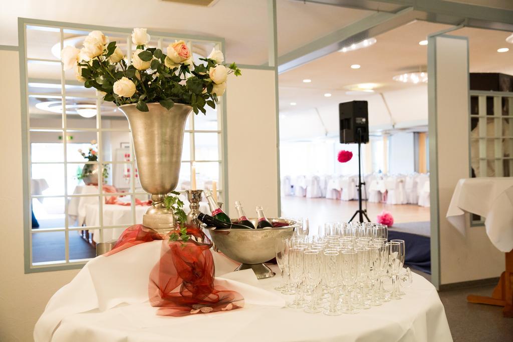 Hotel Ostfriesen Hof เลียร์ ภายนอก รูปภาพ