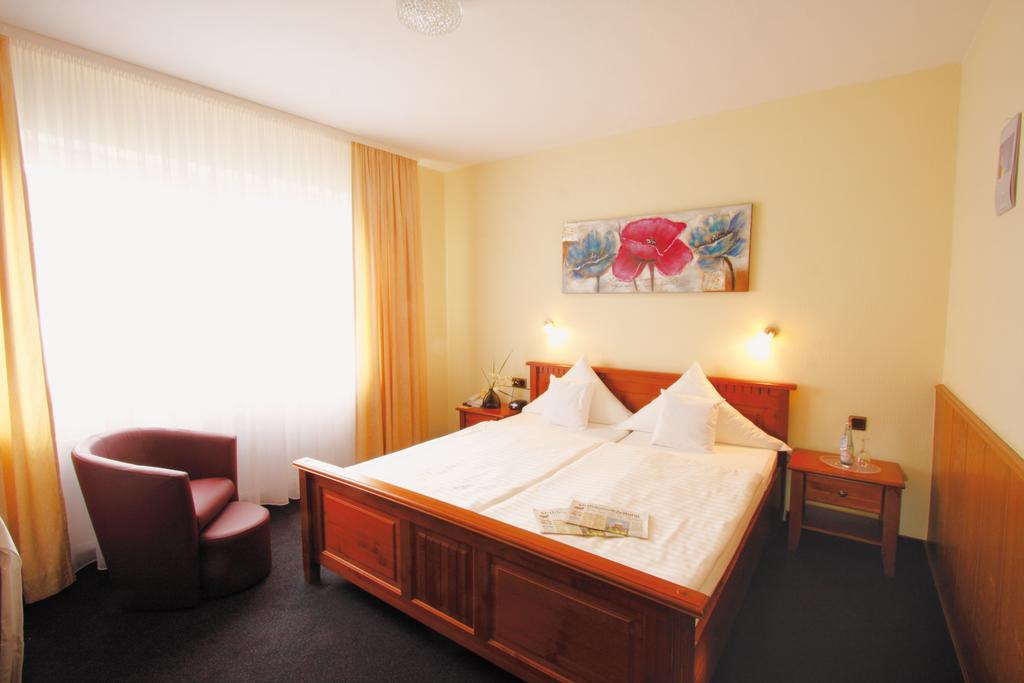 Hotel Ostfriesen Hof เลียร์ ห้อง รูปภาพ